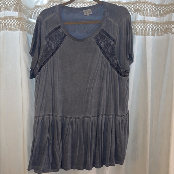 Tops - Flowy Blue T-shirt